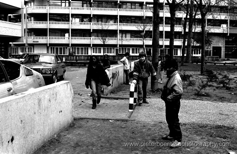 Gravestein Bijlmermeer 04-1988.7755-28.jpg